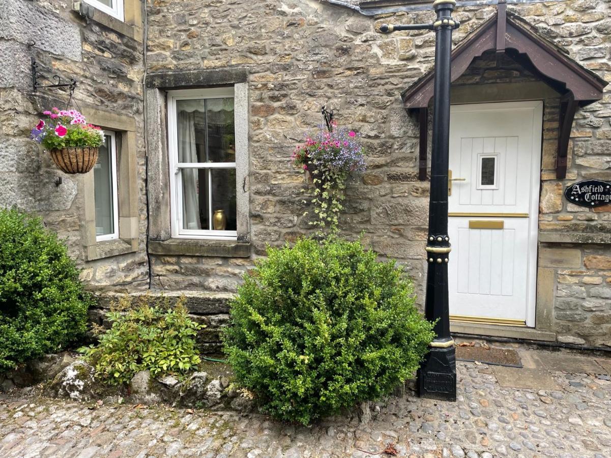 Ashfield House Hotell Grassington Eksteriør bilde The smallest house in England