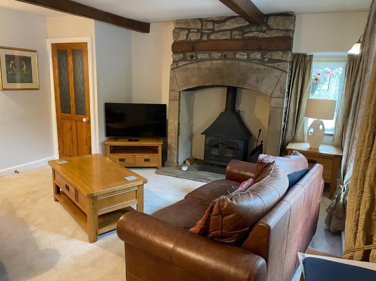 Ashfield House Hotell Grassington Eksteriør bilde The living room at The Old School House