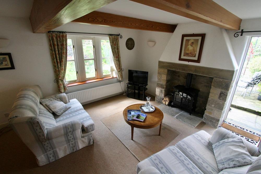 Ashfield House Hotell Grassington Eksteriør bilde The living room at The Old School House